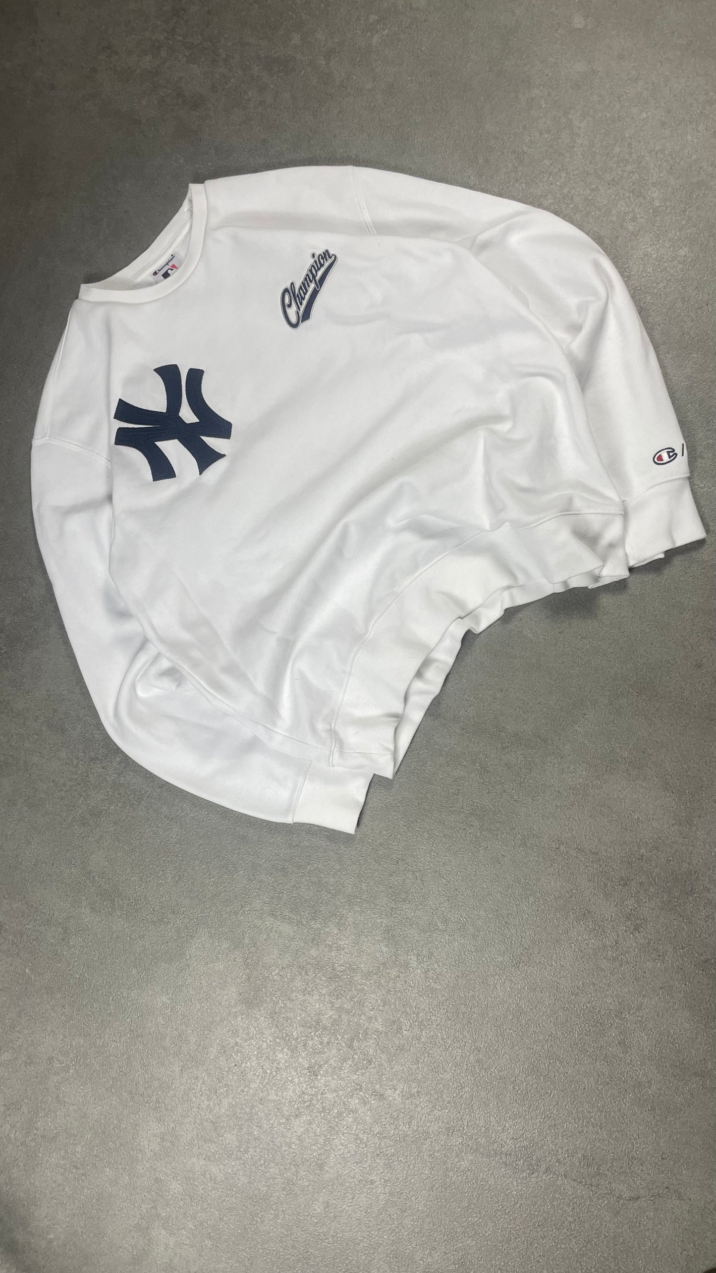 New York Yankee Crewneck (XL)