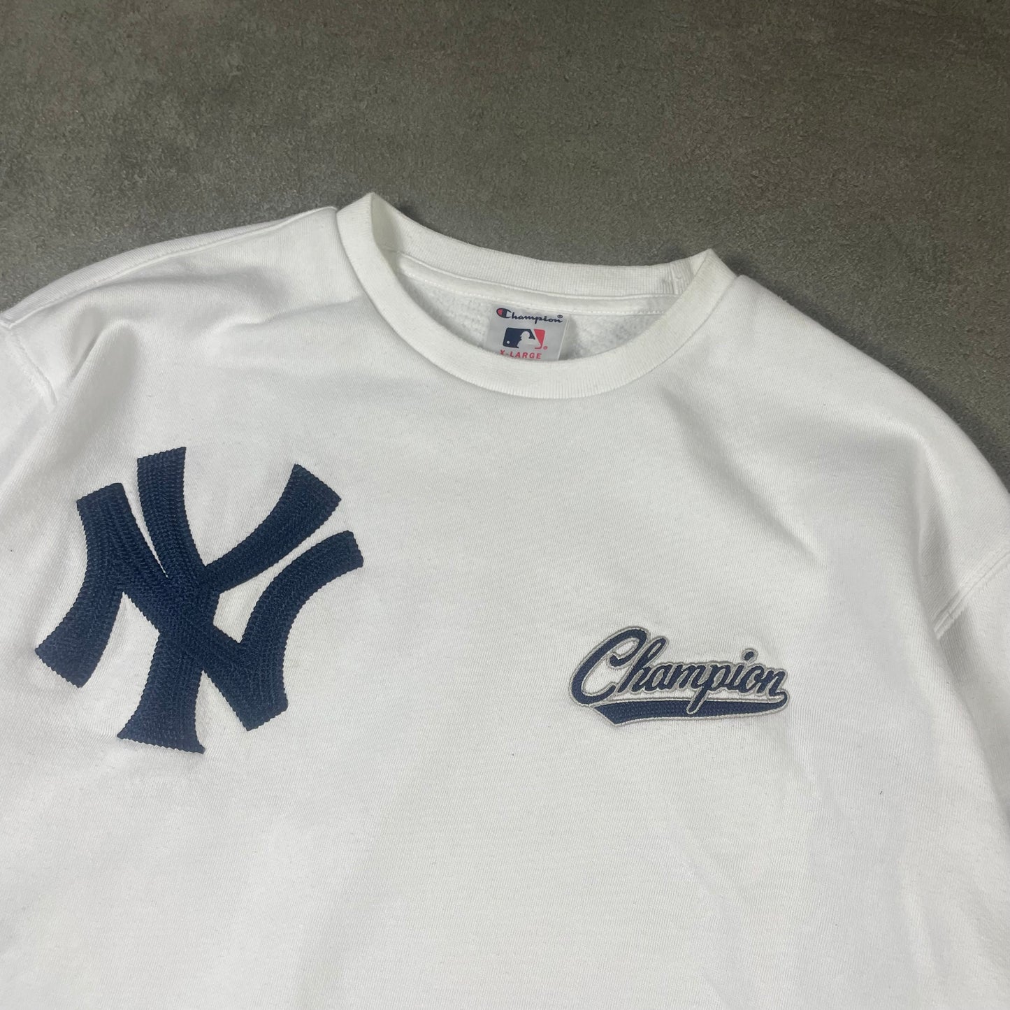New York Yankee Crewneck (XL)