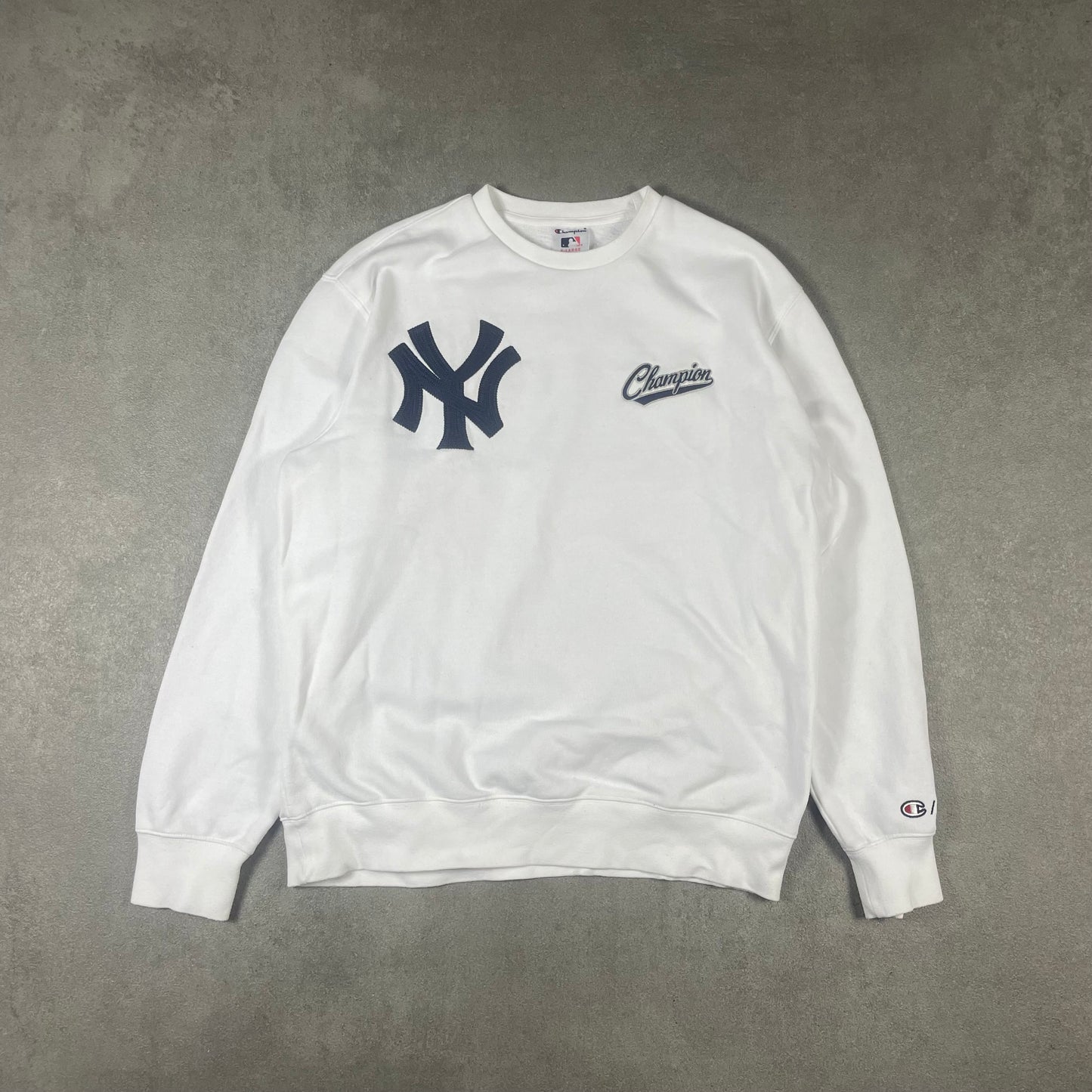 New York Yankee Crewneck (XL)