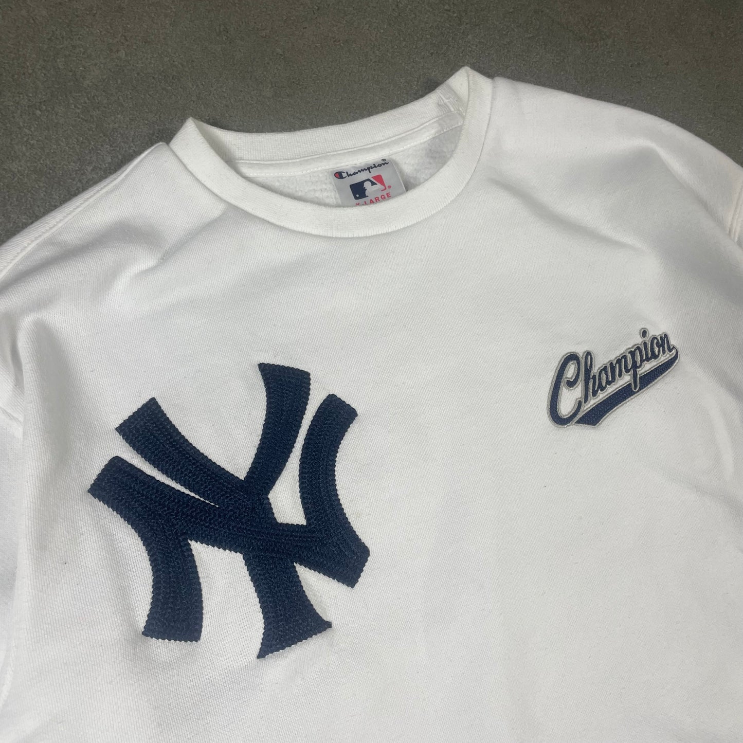 New York Yankee Crewneck (XL)