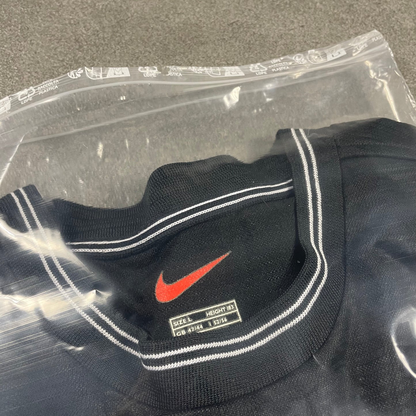 Nike vintage Tee (L)