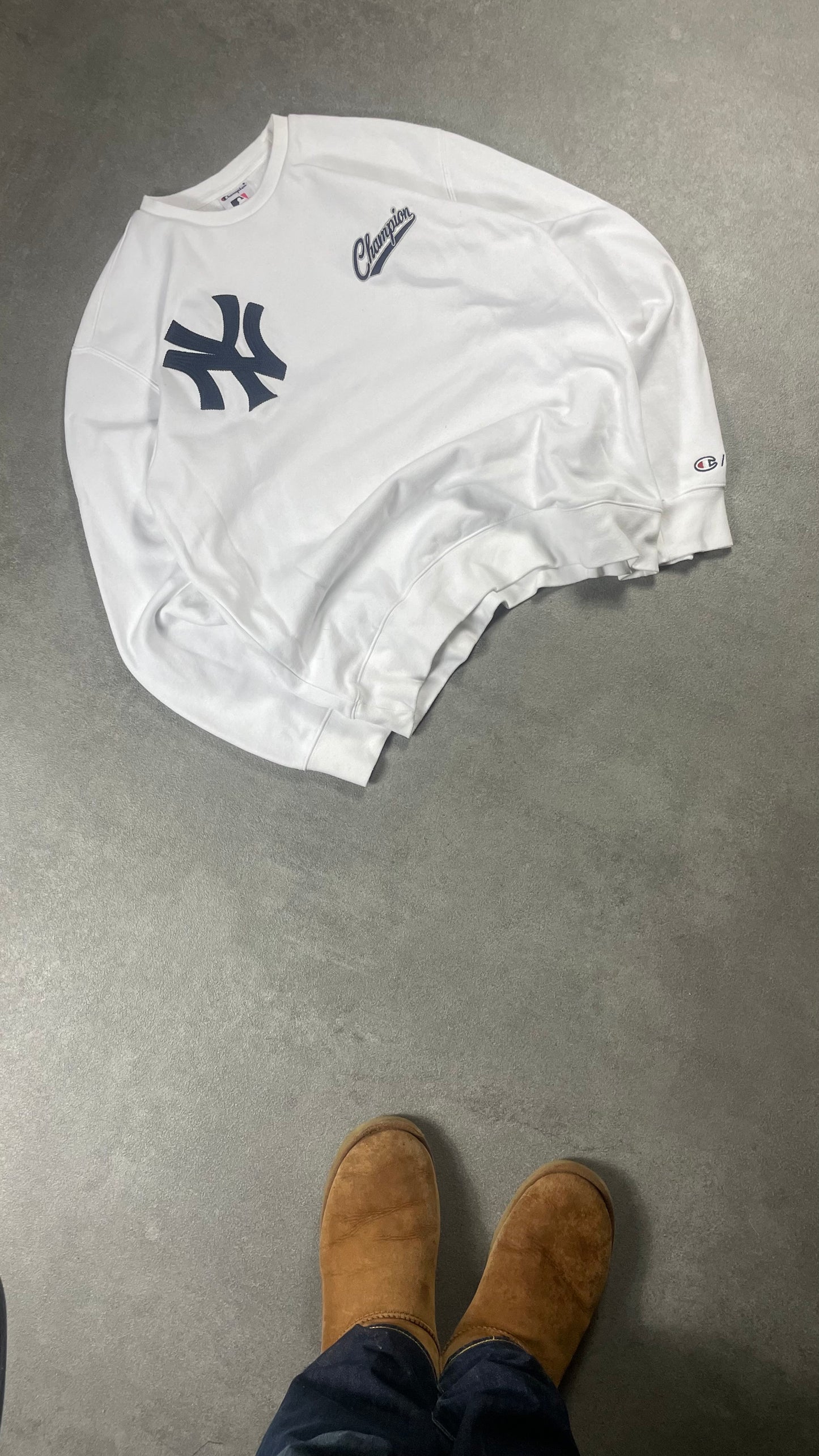 New York Yankee Crewneck (XL)