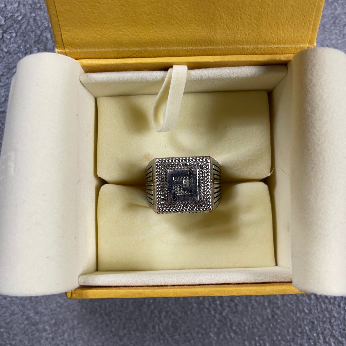 Fendi vintage Ring (L)