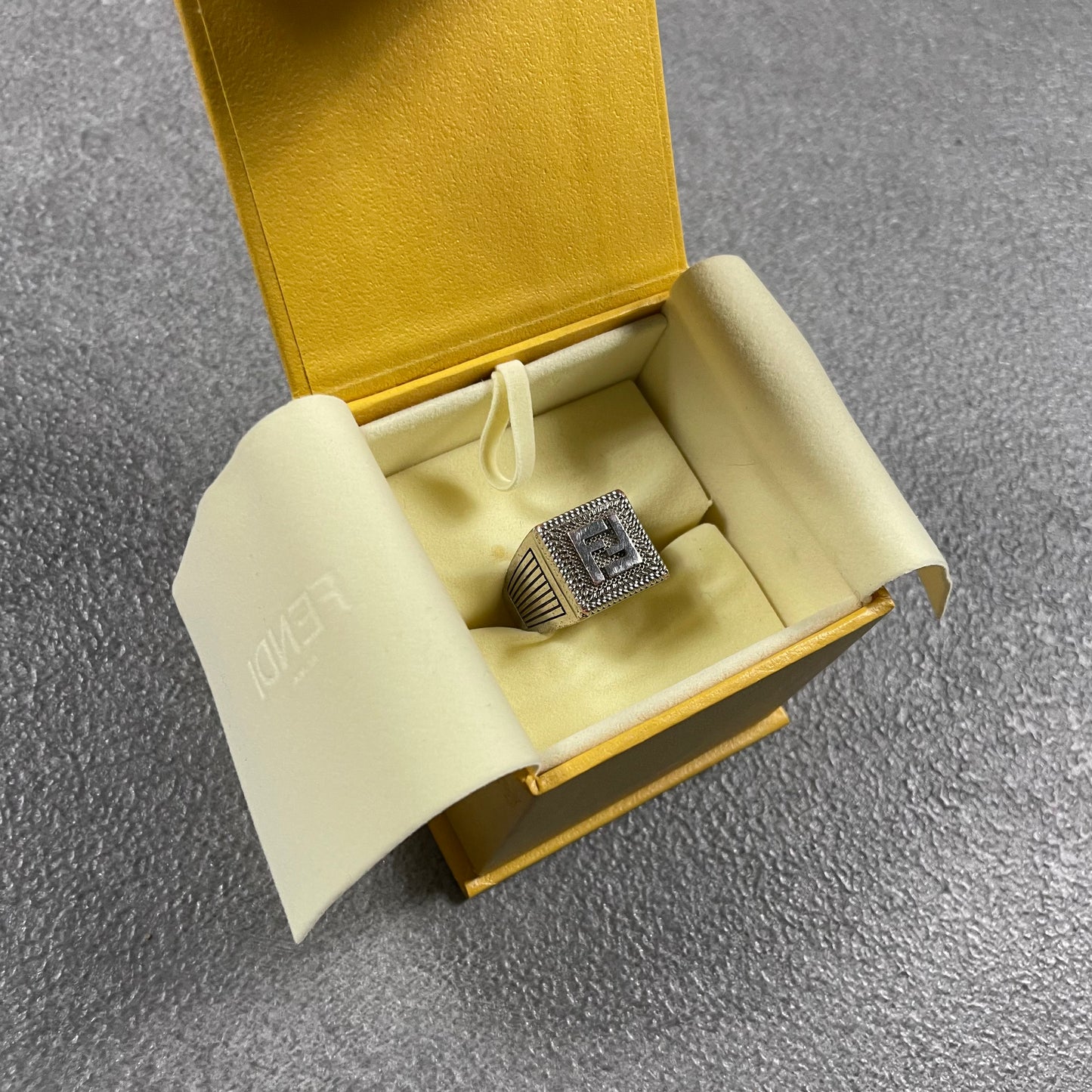 Fendi vintage Ring (L)