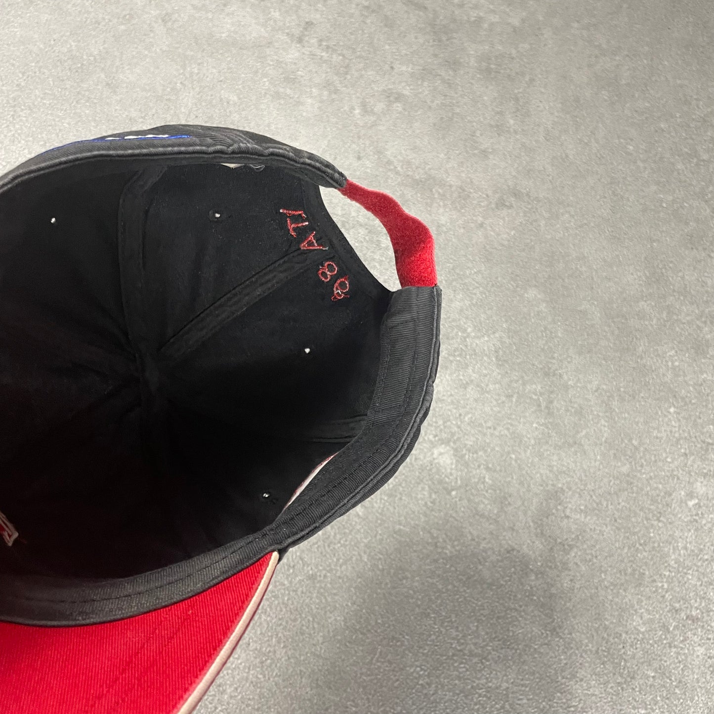 Prada Luna Rossa 86