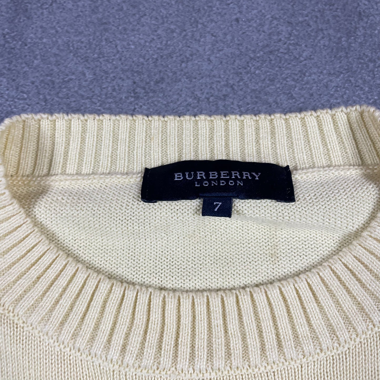 Burberry Crewneck (XL)