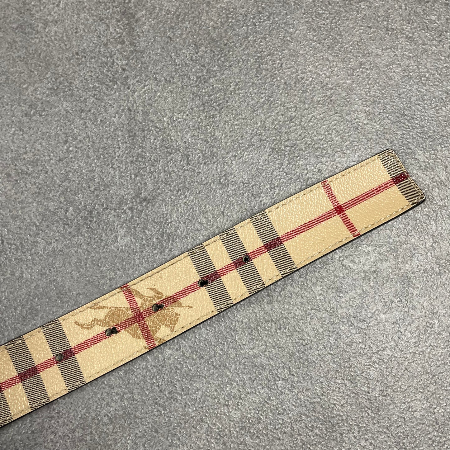 Burberry vintage belt (105)