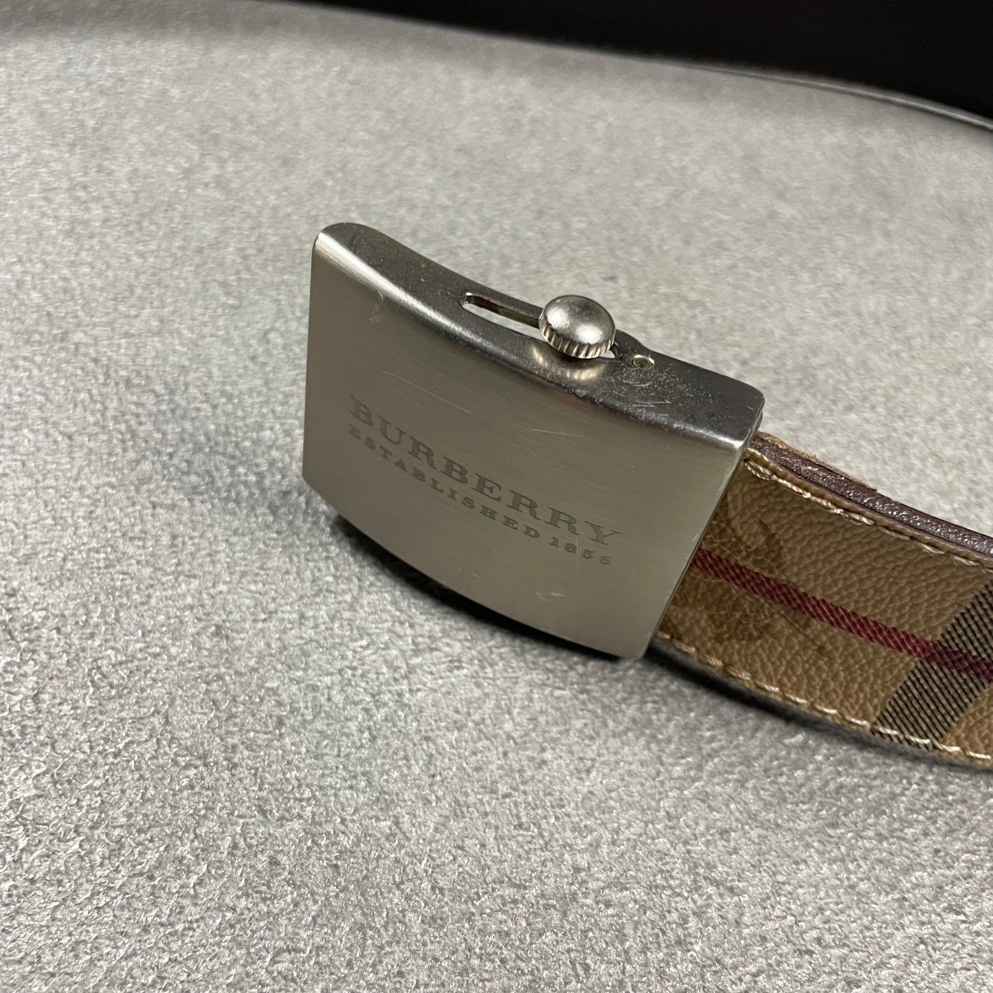 Burberry vintage belt (105)