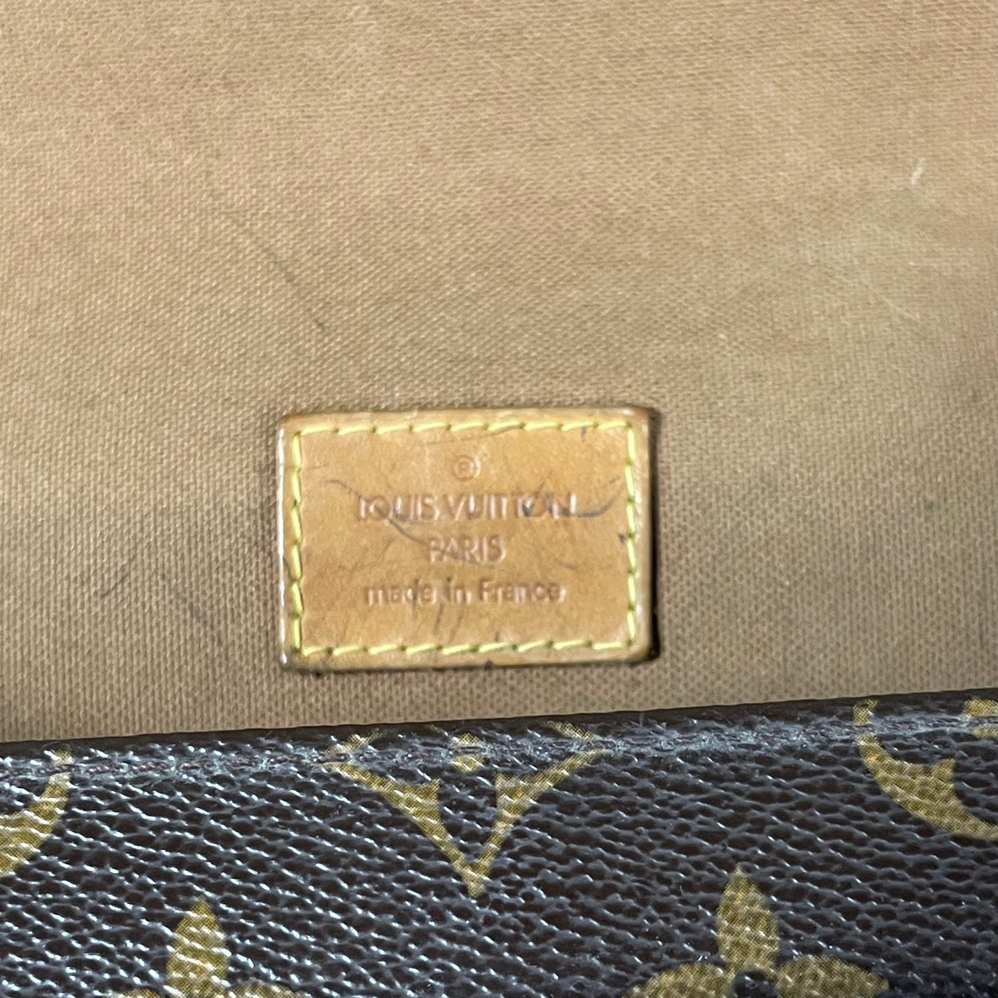 Louis Vuitton Messenger Bag