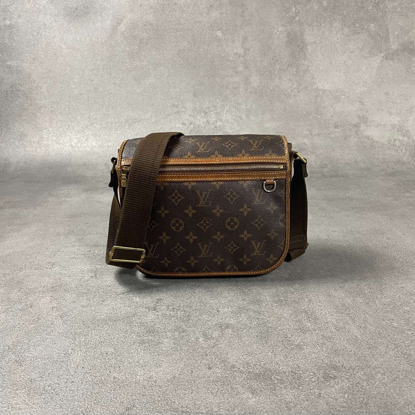 Louis Vuitton Messenger Bag