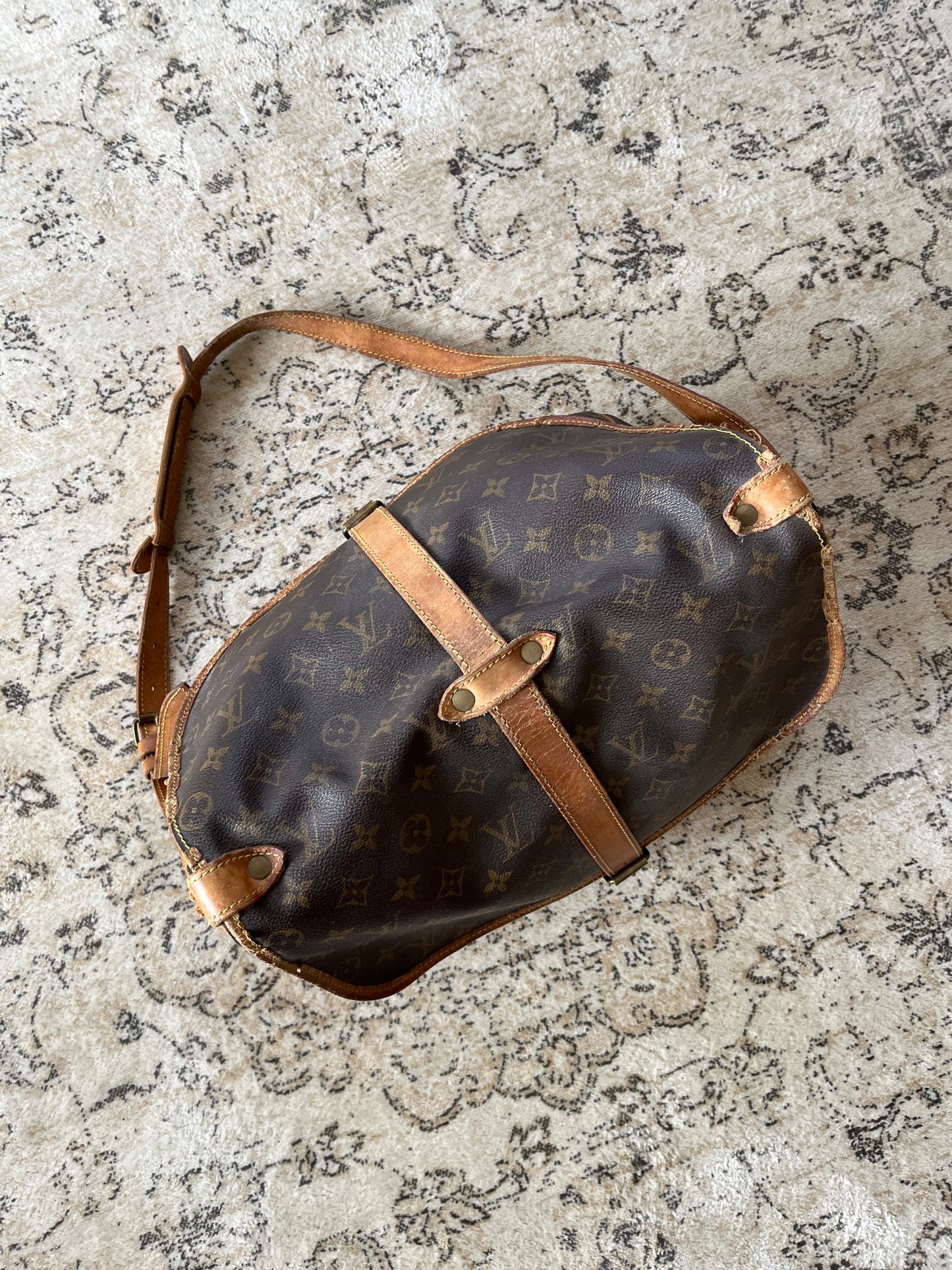 Louis Vuitton Saumur 45