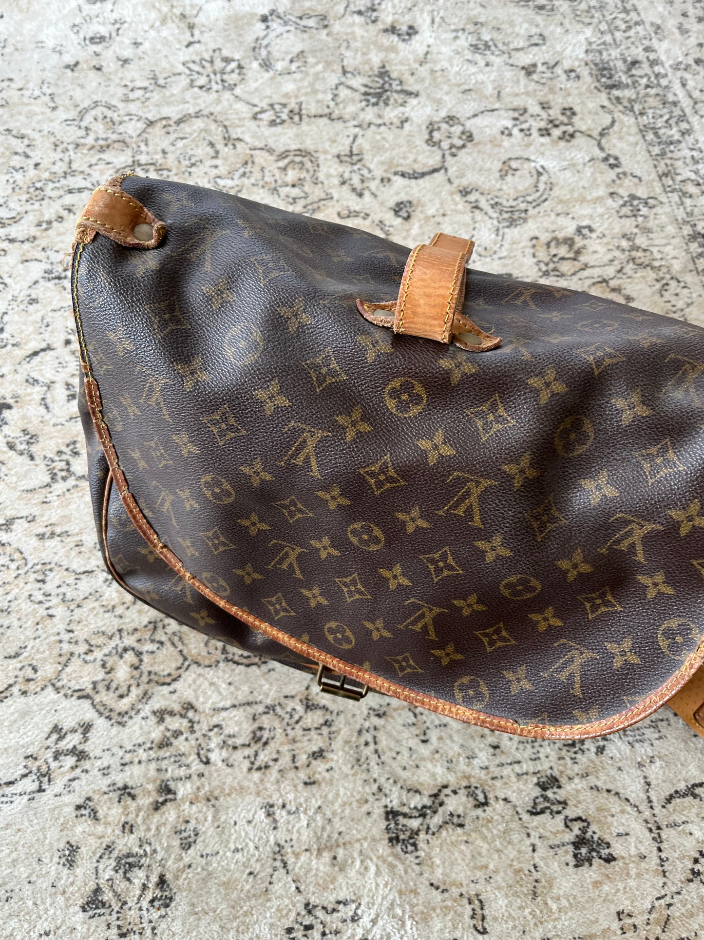 Louis Vuitton Saumur 45