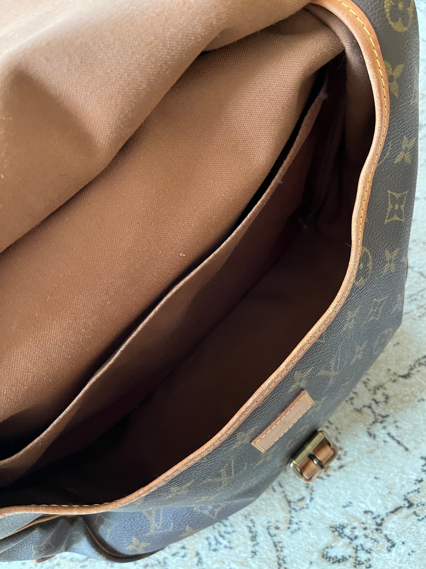 Louis Vuitton Saumur 45