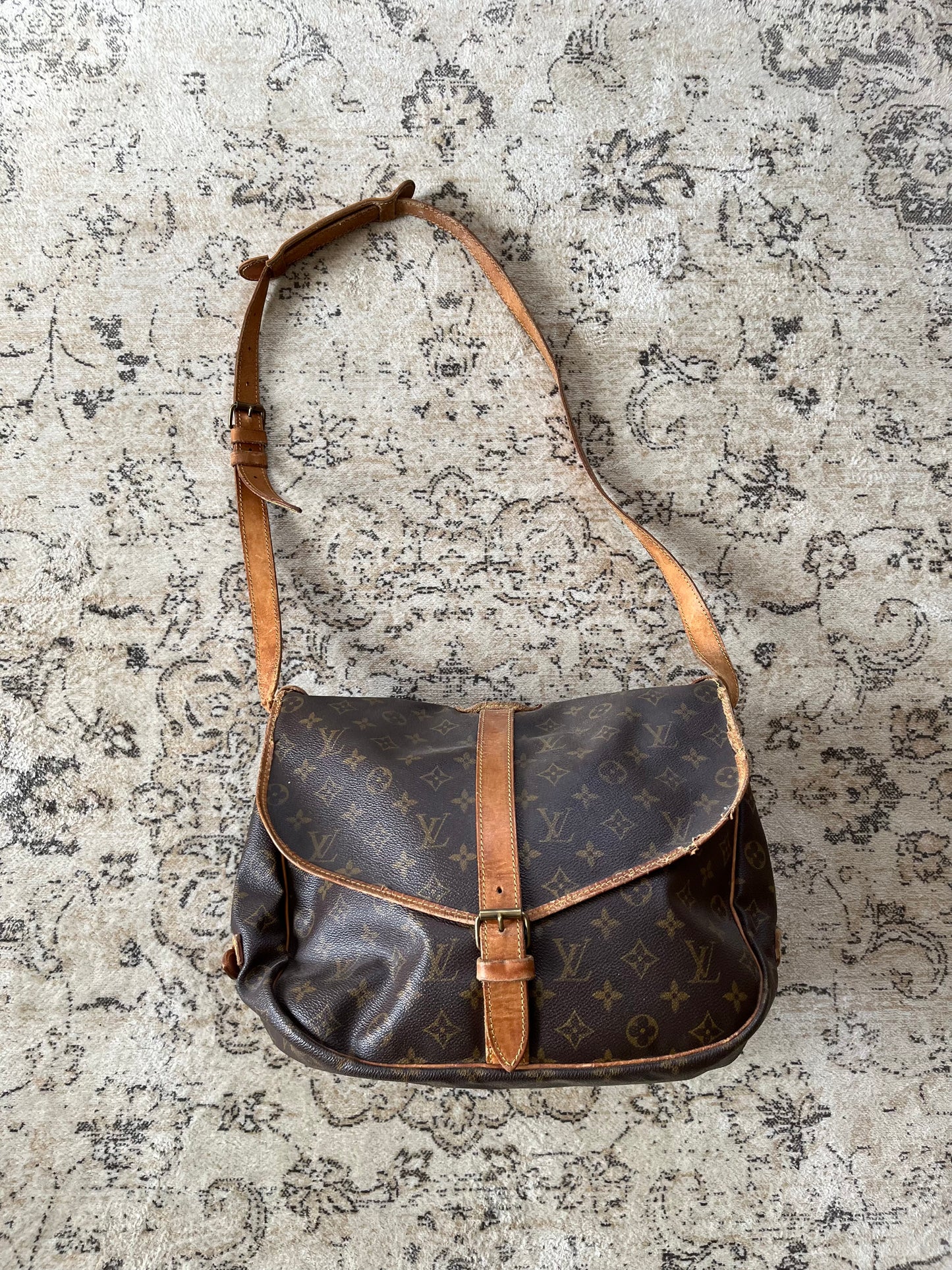 Louis Vuitton Saumur 45