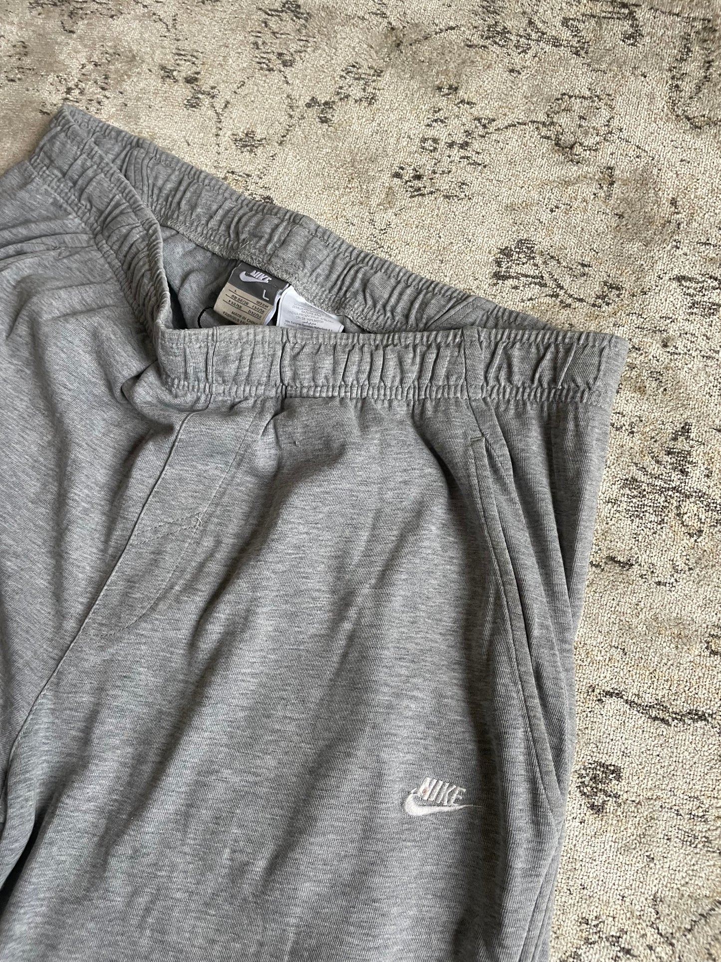 Nike vintage sweatpants (L)