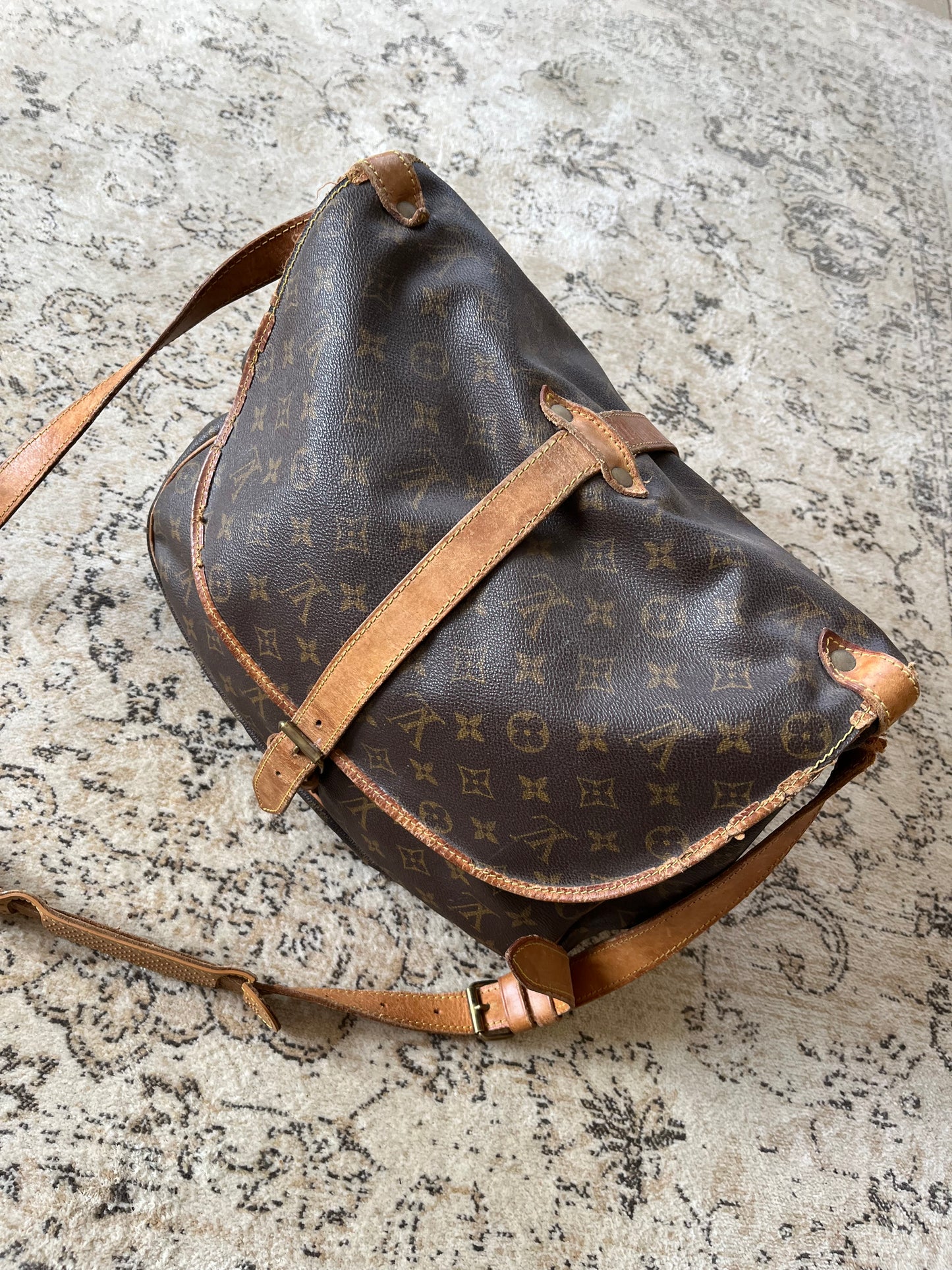 Louis Vuitton Saumur 45