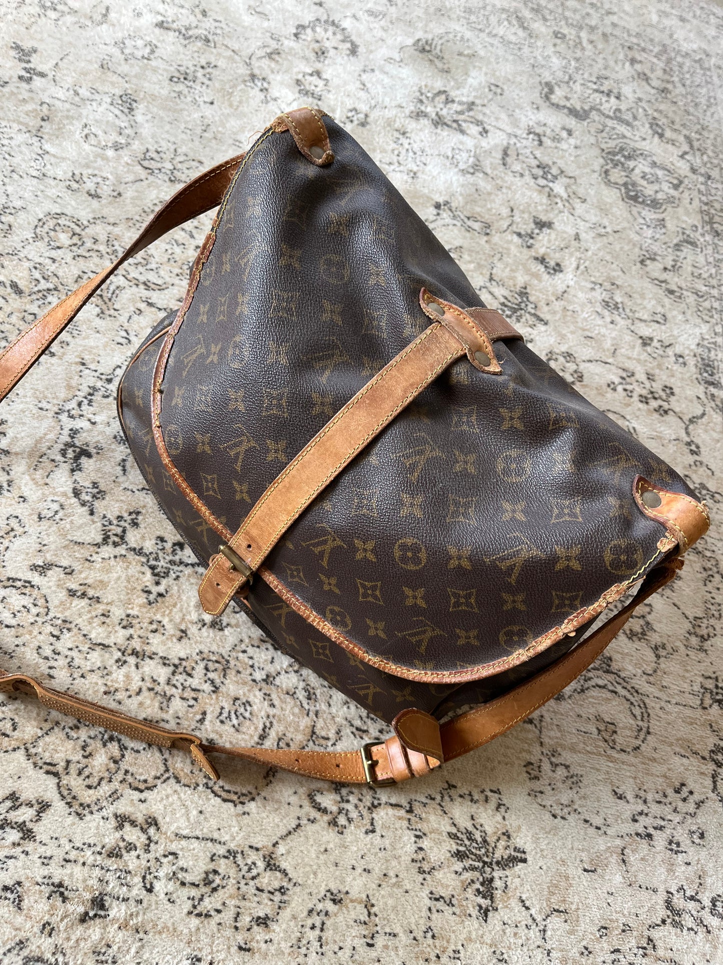 Louis Vuitton Saumur 45