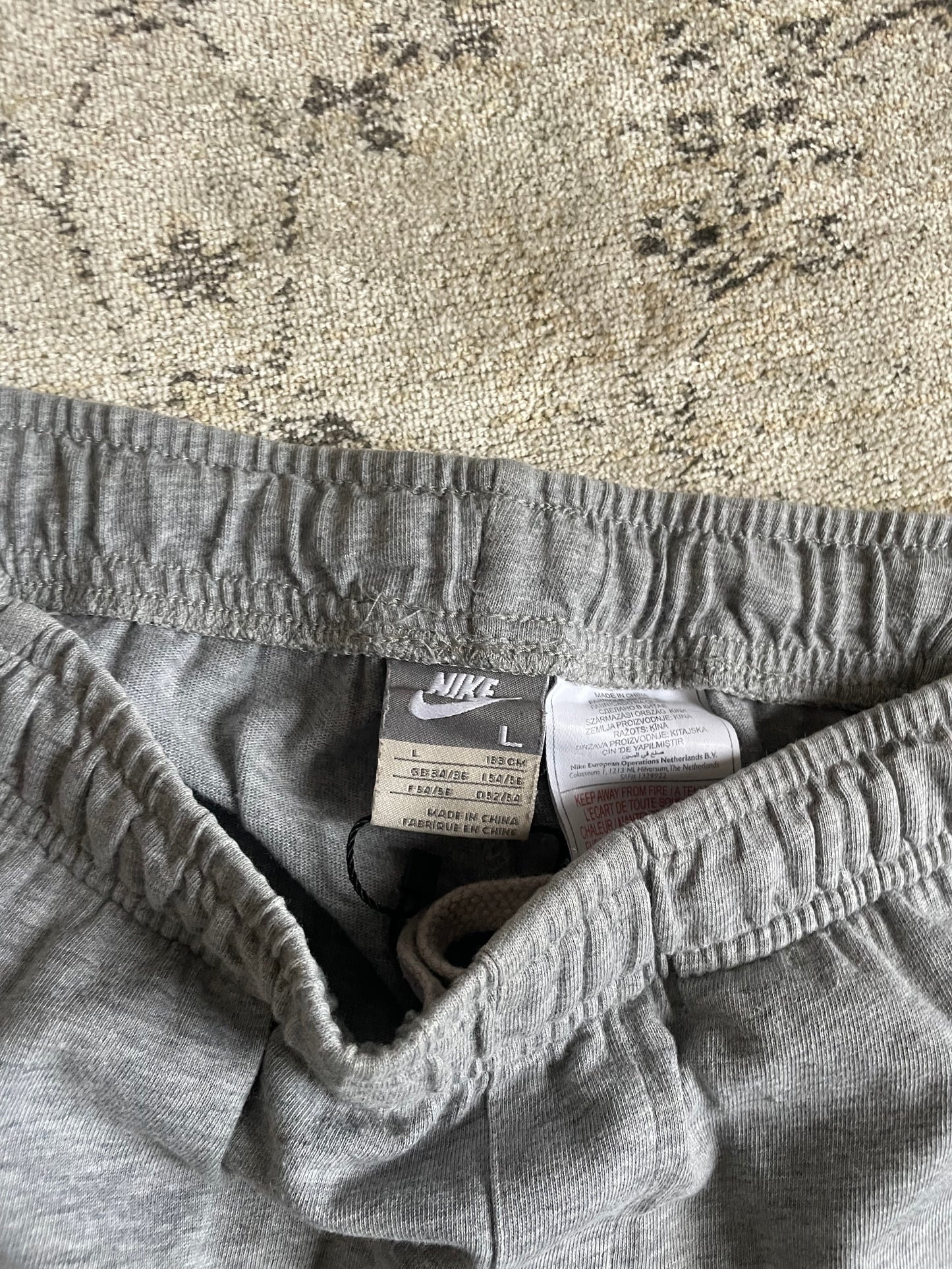 Nike vintage sweatpants (L)