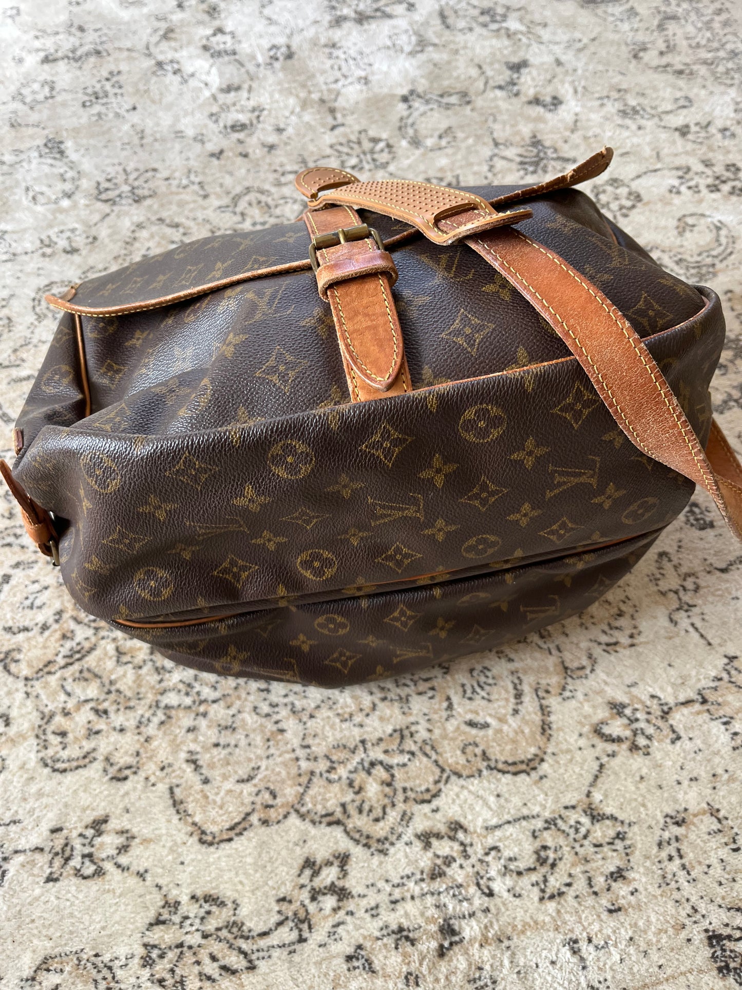 Louis Vuitton Saumur 45
