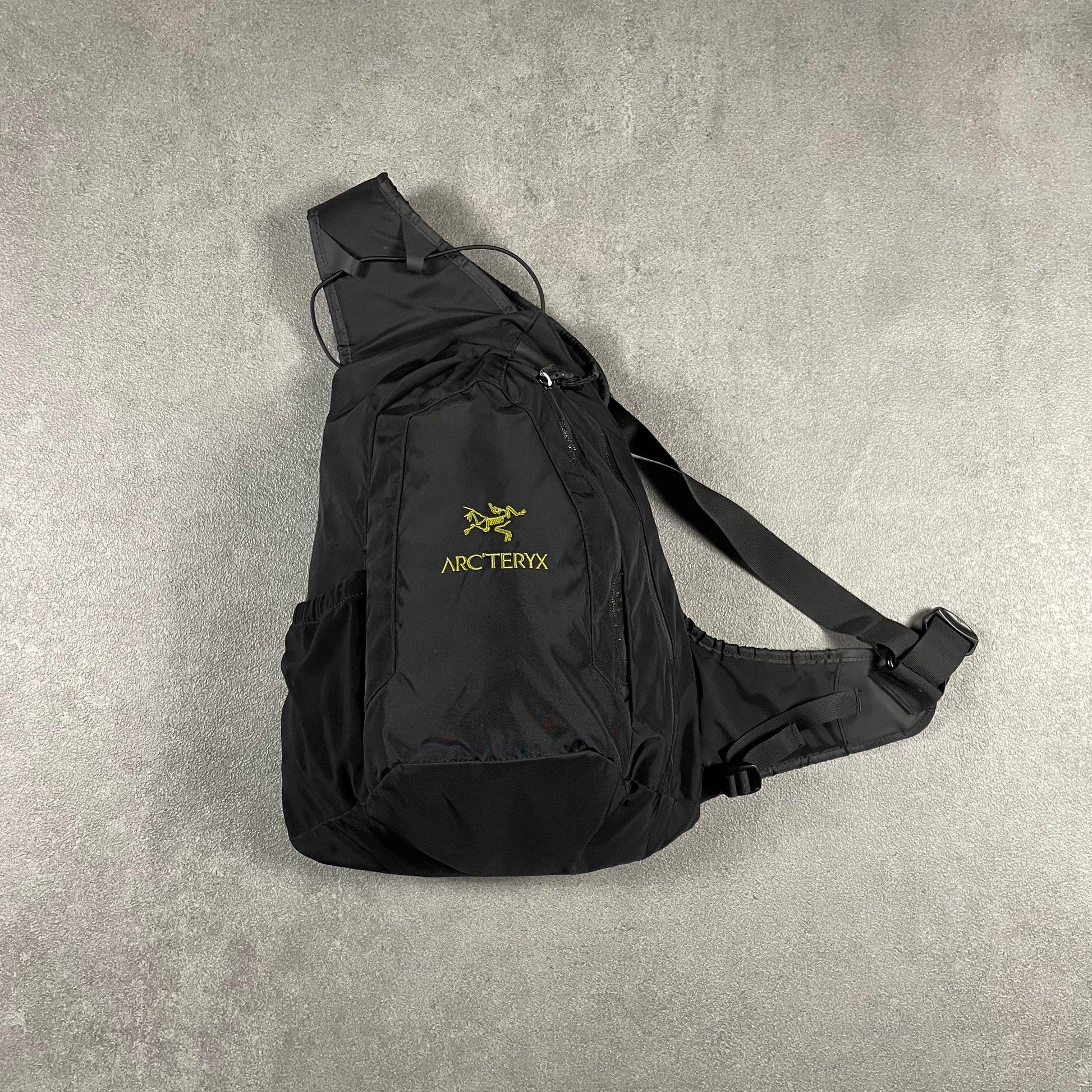 Arc'teryx Quiver / Sling Bag – LEGACY ARCHIVES Arc'teryx Quiver / Sling Bag – LEGACY ARCHIVES